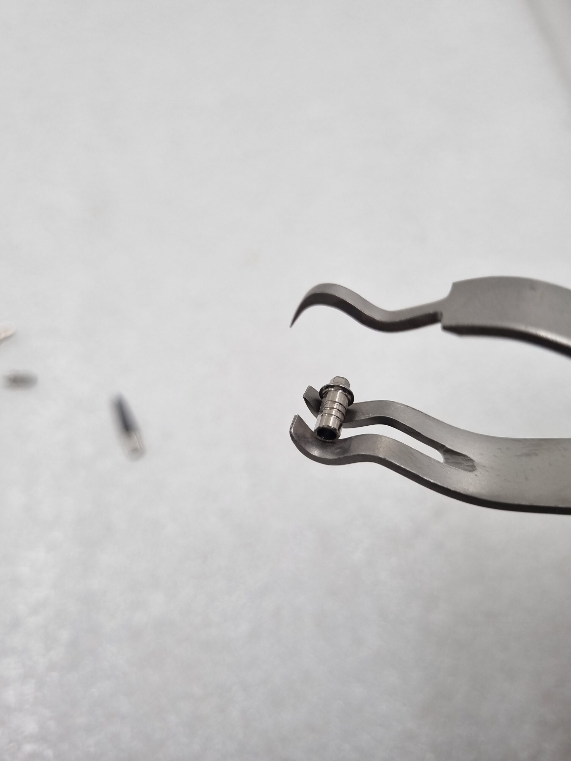 Julldent 039 Abutment Holding Tweezer - Image 3